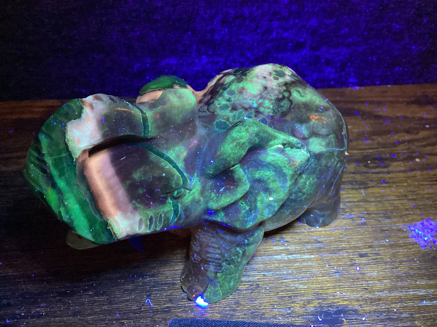 Volcano Agate Elephant with Red UV Reaction: Strength, Prosperity, and Radiance ๐๐
