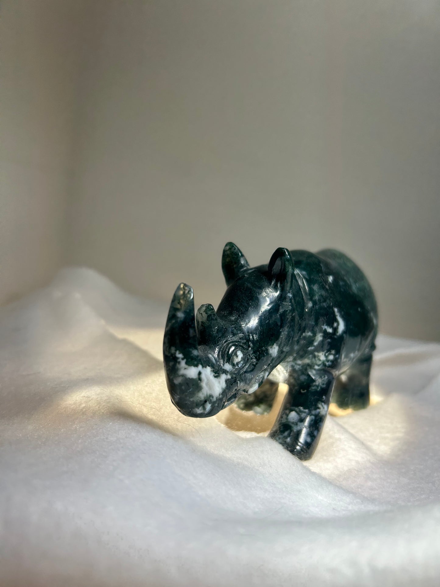 MOSS AGATE RHINO-abundance, growth, emotional healing