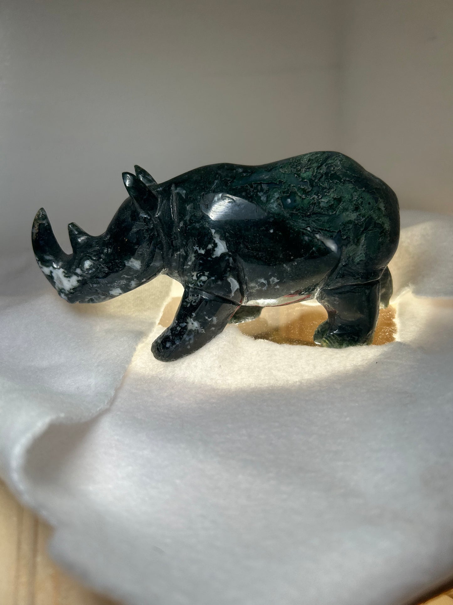 MOSS AGATE RHINO-abundance, growth, emotional healing