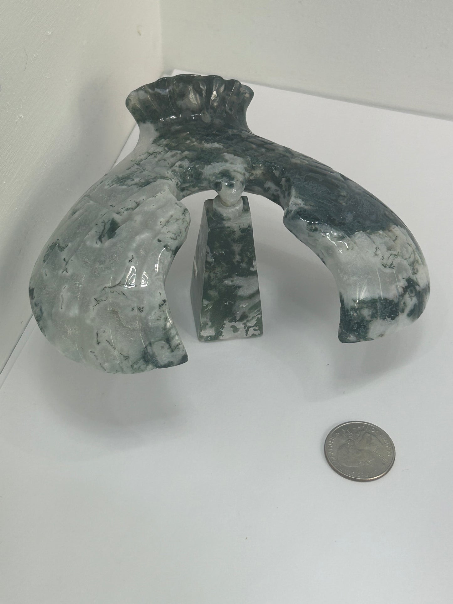 MOSS AGATE SPINNING BIRD with base- Freedom, Grounding, Natural Harmony ๐ฆ๐