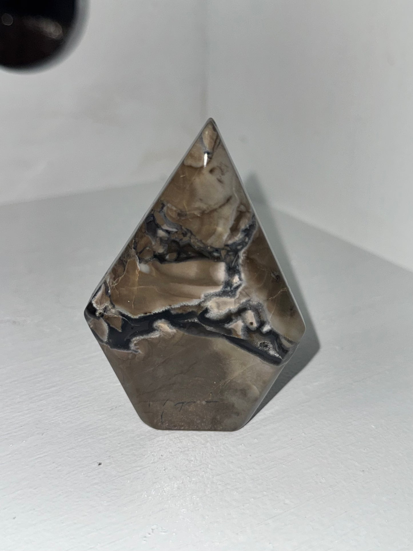 VOLCANO AGATE DIAMOND