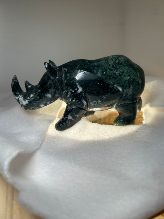MOSS AGATE RHINO-abundance, growth, emotional healing
