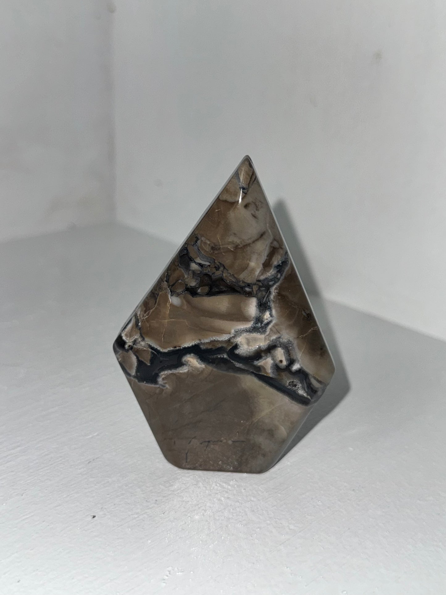 VOLCANO AGATE DIAMOND